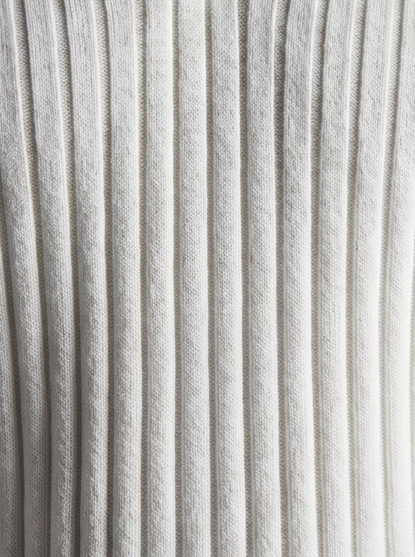 Hendrick | Ribbed Knit Polo with Spread Collar - White
